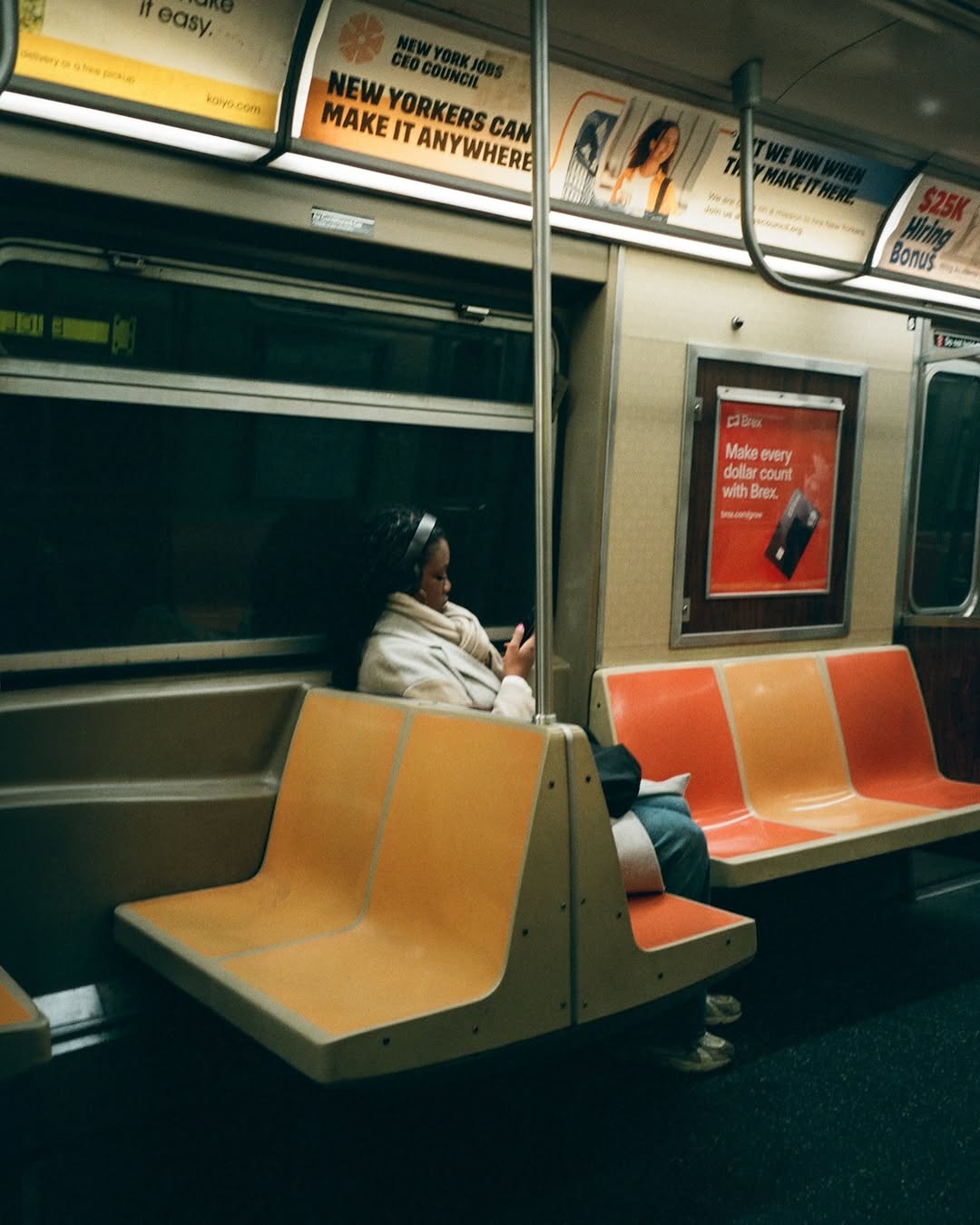 Cinematic Moments on 🎞️

📸 Shot with #MinoltaTC1 
🎞️ #fujifilmsperiapremium400 
📍#nyc 

#filmphotography #analogphotography #streetphotography #2instagoodportraitlove #filmisnotdead 
#ishootfilm #filmphotography #naturefilmed #loadfilm #filmphotography #filmisnotdead #filmwave #drivebyfilm #cinegrain #photocinematica #magazine35mm #stademagazine #filmphotography #filmtweakers #shootitwithfilm #thefilmsorority #filmforall #shootfilmstaybroke #shootfilmmag