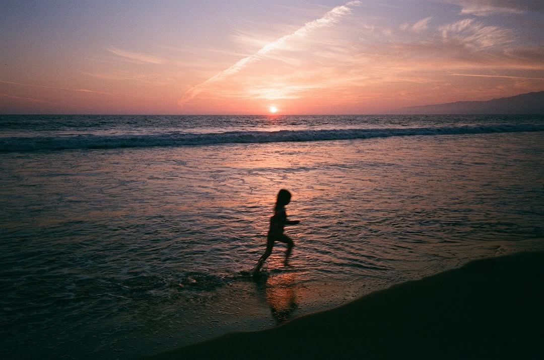 Friday moments in LA.

Moments on Modern City 🎞️

📸 Shot with #MinoltaTC1 
🎞️ #fujifilmsperiapremium400 
📍#losangeles 

#filmphotography #analogphotography #2instagoodportraitlove #nicefilmclub 
#ishootfilm #filmphotography #loadfilm