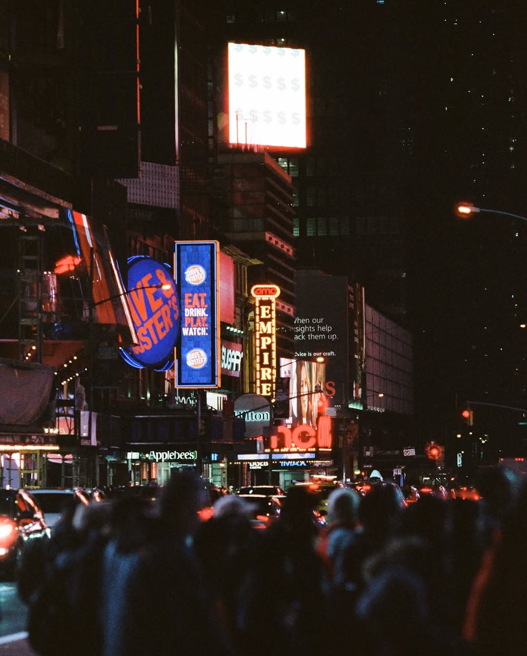NYC night on film 🎞️
📸 #eos3 
🎞️ #cinestill800t 
📍#nycspc
🧪 #nicefilmclub 
#shootfilmmag #loadfilm #photocinematica #magazine35mm #stademagazine #filmphotography #filmtweakers #shootitwithfilm #thefilmsorority #filmforall #shootfilmstaybroke #shootwithfilm #cinestill #cinestill800