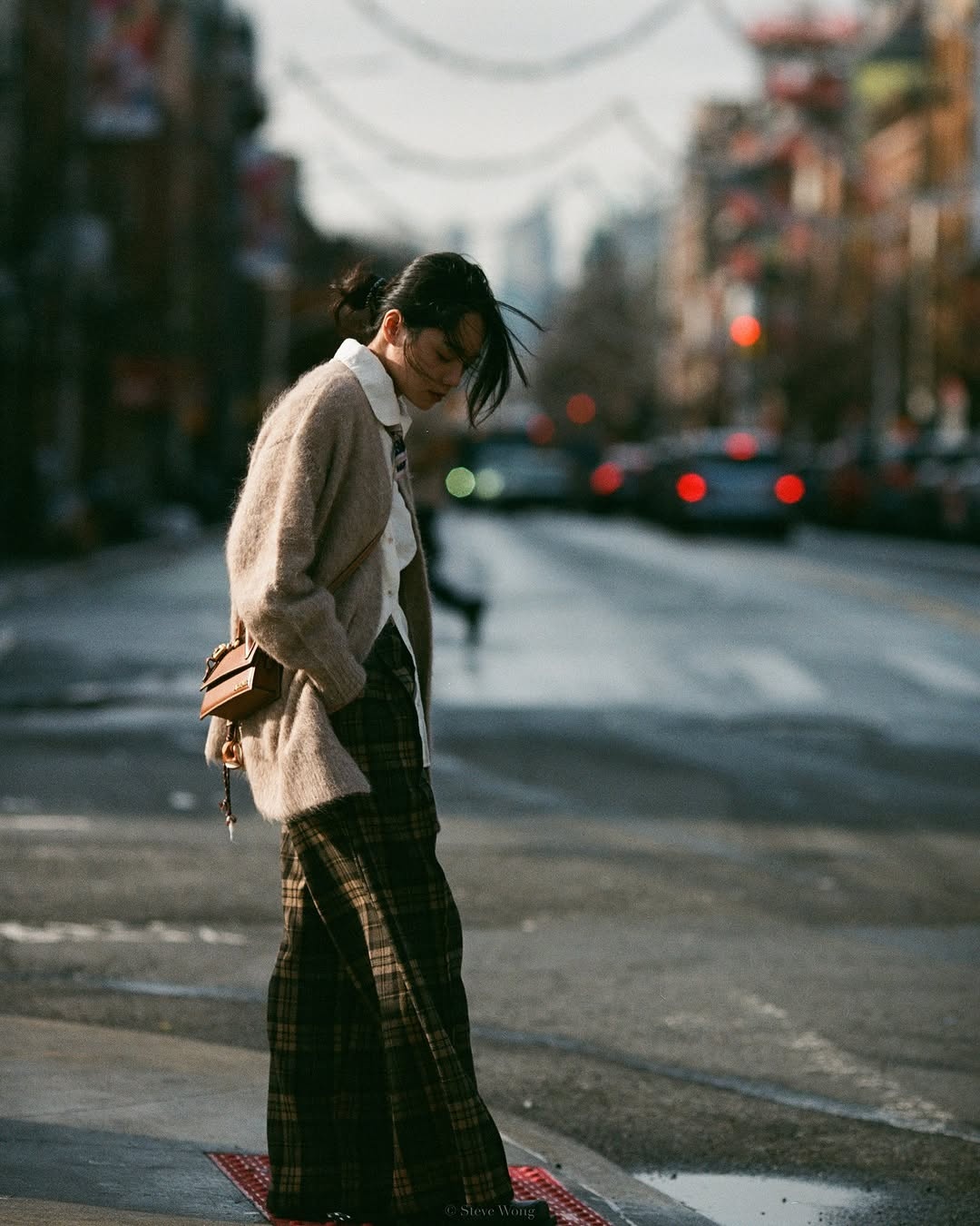 NYC Moments on 🎞️

📸 Shot with #eos3 
🎞️ #fujifilmsperiapremium400 
📍#nyc 

#filmphotography #analogphotography #streetphotography #2instagoodportraitlove #filmisnotdead 
#ishootfilm #filmphotography #naturefilmed #loadfilm #filmphotography #filmisnotdead #filmwave #drivebyfilm #cinegrain #photocinematica #magazine35mm #stademagazine #filmphotography #filmtweakers #shootitwithfilm #thefilmsorority #filmforall #shootfilmstaybroke #shootfilmmag