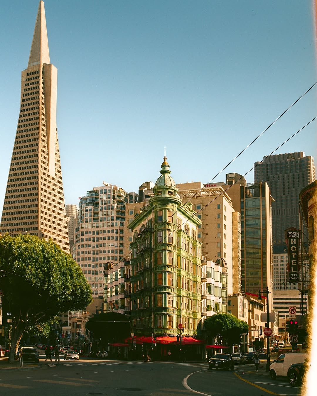 Moments of Gold in SF 🎞️

📸 #hasselblad500cm
🎞️ #gold200 
🧪 #nicefilmclub 
#shootfilmmag #loadfilm #photocinematica #magazine35mm #stademagazine #filmphotography #filmtweakers #shootitwithfilm #thefilmsorority #filmforall #shootfilmstaybroke #shootfilmmag #loadfilm #photocinematica #magazine35mm
#stademagazine #filmphotography #filmtweakers#shootitwithfilm #thefilmsorority #filmforall#shootfilmstaybroke #kodak #kodakprofessional #earthandfilm