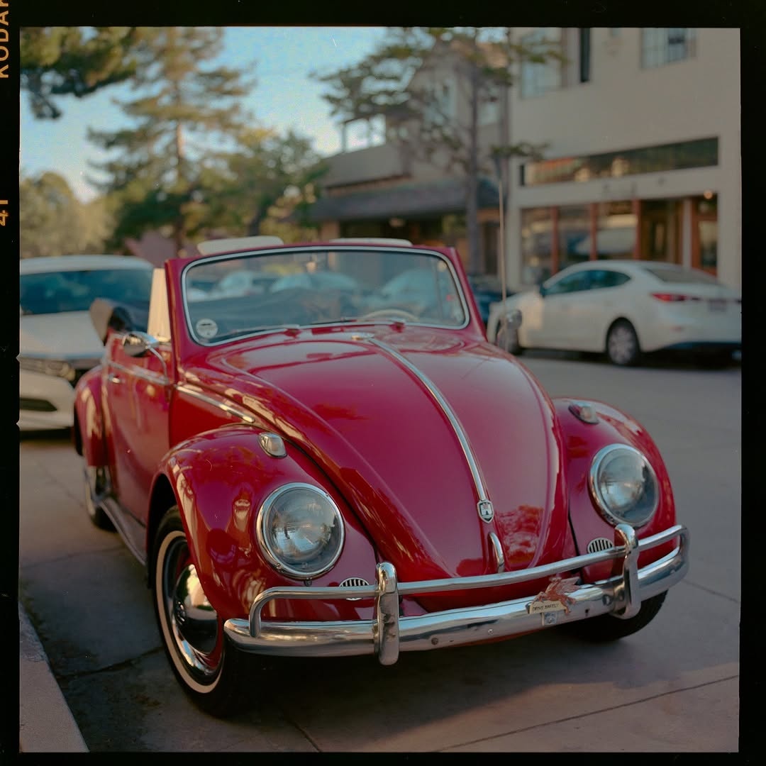 Coastal breeze, chrome gleam,
sunset rides and ocean dreams. 🎞️

📸 #hasselblad500c
🎞️ #portra400 

#shootfilmmag #loadfilm #photocinematica #magazine35mm #stademagazine #filmphotography #filmtweakers #shootitwithfilm #thefilmsorority #filmforall #shootfilmstaybroke#photocinematica #magazine35mm #kodak #kodakprofessional
