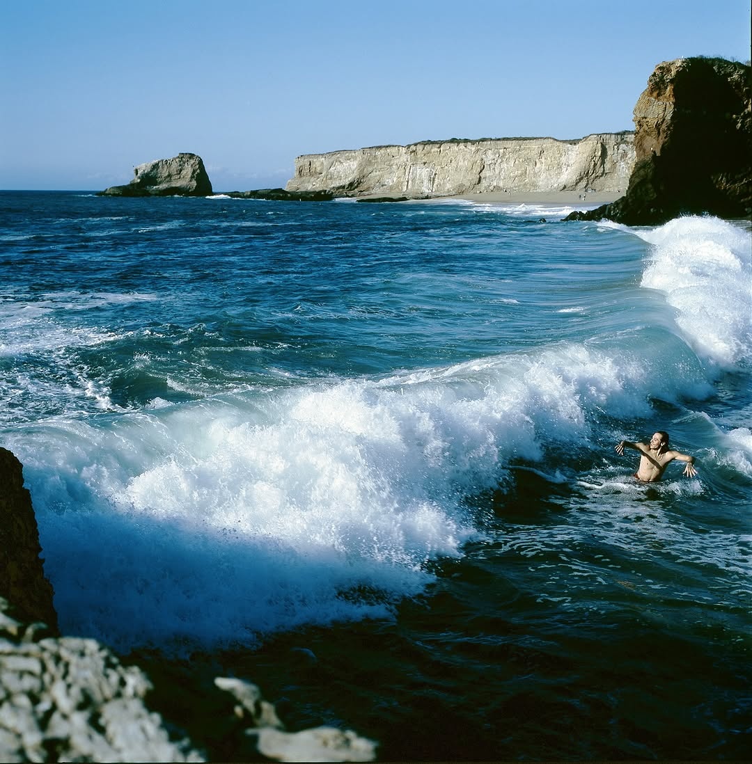 Blue moments 🌊 on film 🎞️ 
📸 #hasselblad500c
🎞️ #kodake100 
📍#santacruz 
#shootfilmmag #loadfilm #photocinematica #magazine35mm #stademagazine #filmphotography #filmtweakers #shootitwithfilm #thefilmsorority #filmforall #shootfilmstaybroke#photocinematica #magazine35mm #kodak #kodakprofessional #hummingmag #kodakphotography #kodakmoments #kodakfilm #madewithkodak