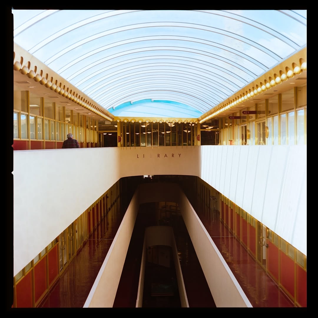 Cinematic moments under Wright’s skylight — where the future once felt tender. 🎞️

📸 #hasselblad205tcc
🎞️ #kodakportra400
📍#sanfrancisco 
🧪 Developed and scanned by myself using #csnegativeplus with #csliteplus @cinestillfilm 
#shootfilmmag #loadfilm #photocinematica #magazine35mm #stademagazine #filmphotography #filmtweakers #shootitwithfilm #thefilmsorority #filmforall #shootfilmstaybroke#photocinematica #magazine35mm #kodak #kodakprofessional #kodak #kodakprofessional #hummingmag #kodakphotography #kodakmoments #kodakfilm #madewithkodak