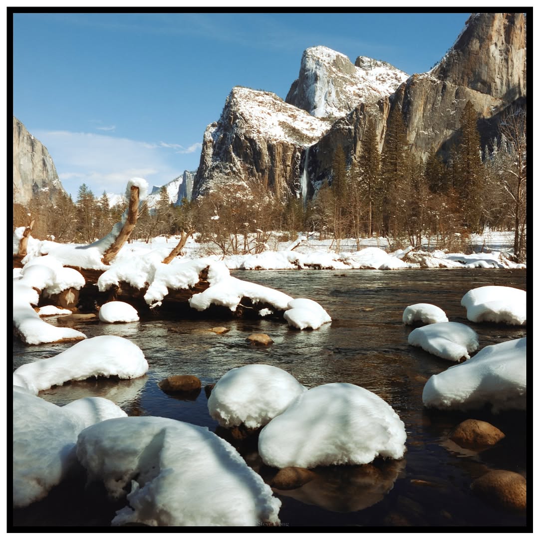Snowy Yosemite on Film 🎞️ 

📸 #hasselblad 205tcc
🎞️ #cinestill 400D
📍#yosemite 
🧪 Developed and scanned by myself using #csnegativeplus @cinestillfilm #filmphotography