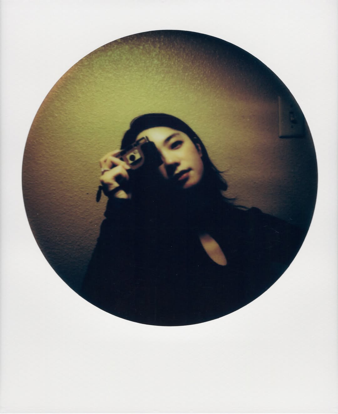 Yosemite portrait but in the room 🎞️

📸 #polaroid #slr680 @polaroid 

#filmphotography #instax #polarexpress